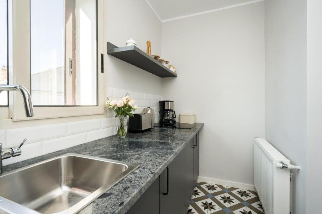 Downtown Modern - 2Br Apartment ブカレスト エクステリア 写真