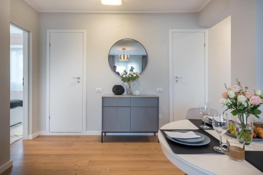 Downtown Modern - 2Br Apartment ブカレスト エクステリア 写真