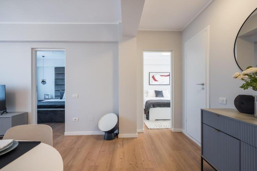 Downtown Modern - 2Br Apartment ブカレスト エクステリア 写真