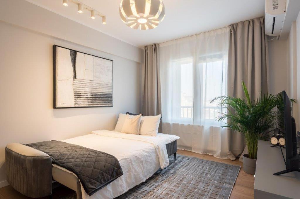 Downtown Modern - 2Br Apartment ブカレスト エクステリア 写真